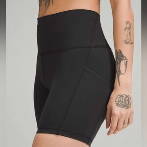 Lululemon wunder train shorts with pockets 6” - size 6 - black - biker short